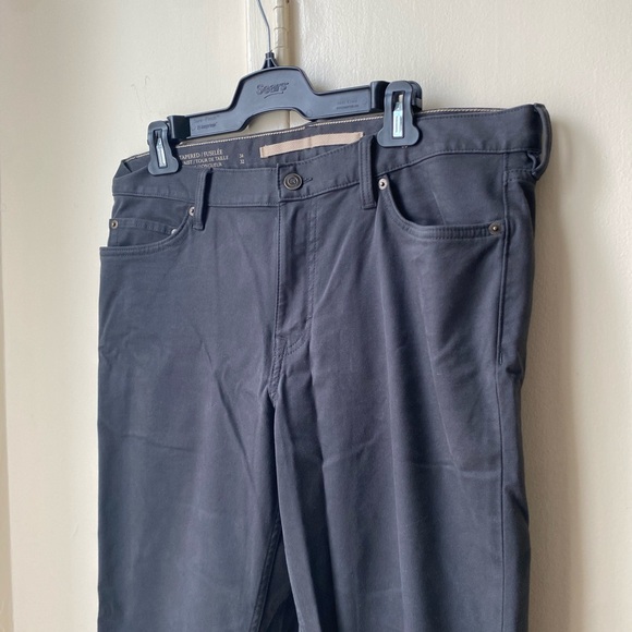 Banana Republic Men’s Tapered Fit Jeans - Picture 3 of 6